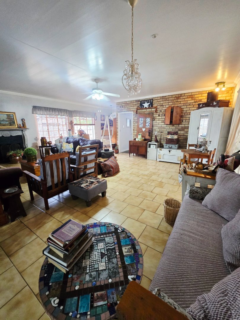 5 Bedroom Property for Sale in La Hoff North West